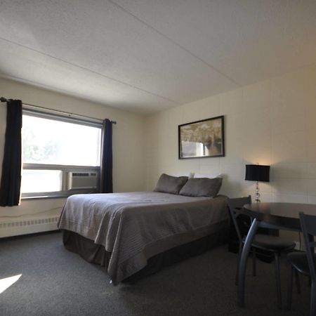Beaverlodge Motor Inn 외부 사진