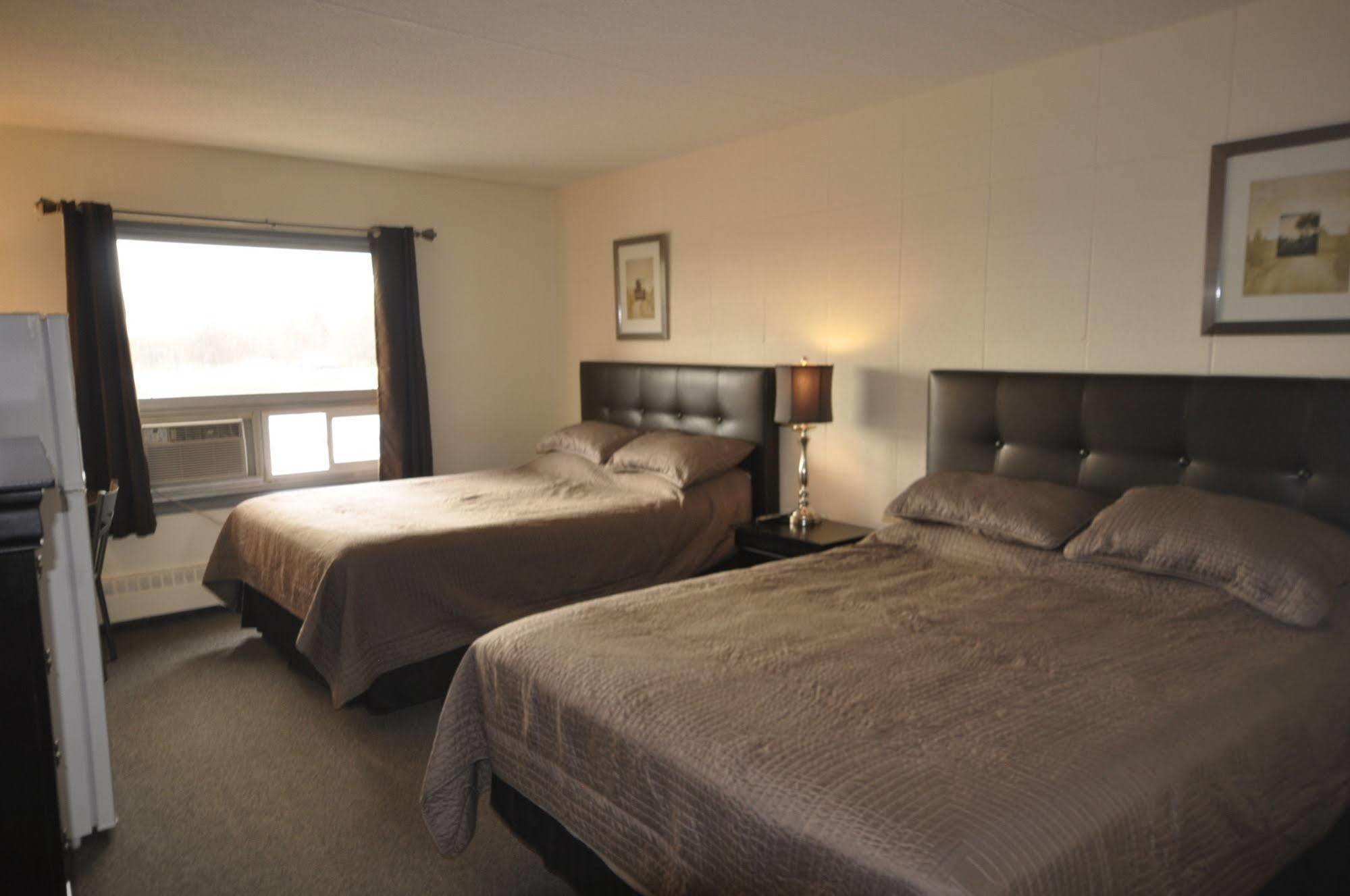 Beaverlodge Motor Inn 외부 사진